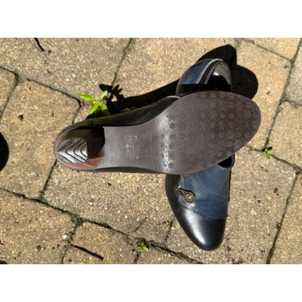 L'Artiste Leather Mary Janes Zipper Closure Button Size 41 EUC - Picture 4 of 4